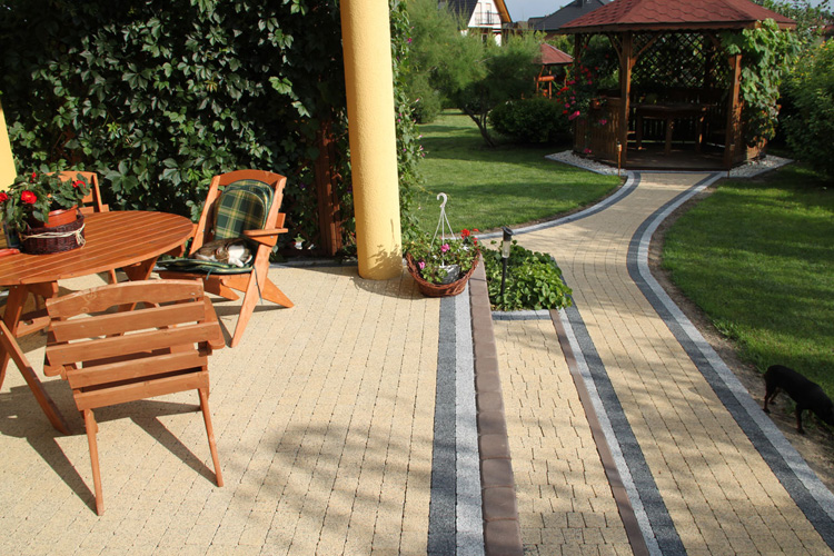 Interlocking stone and retaining wall construction by Tricon Ontario Inc.